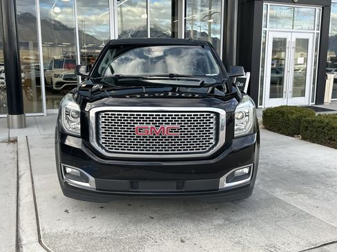 Used 2015 GMC Yukon XL Denali w/ Premium Package image 2