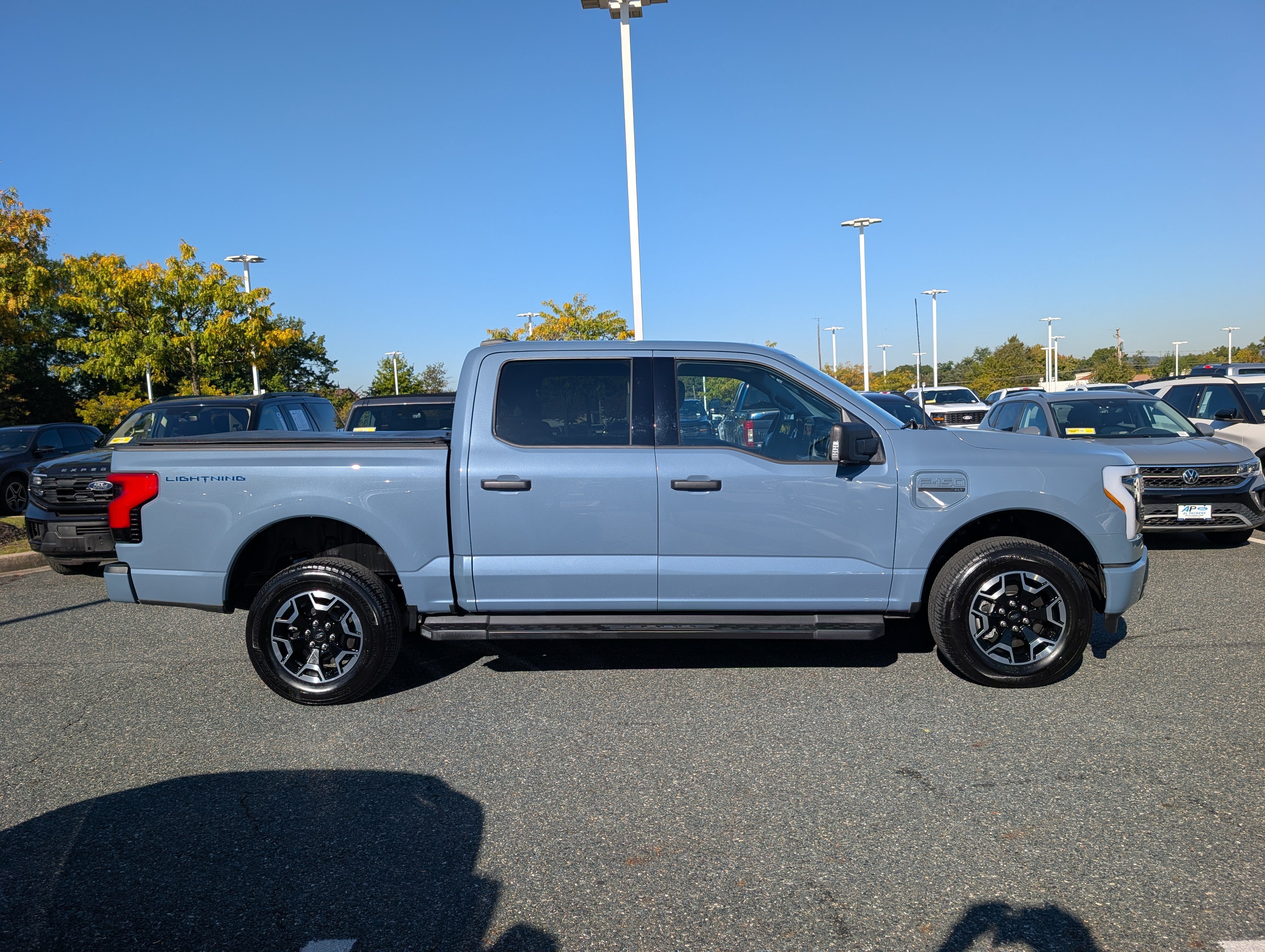 Used 2023 Ford F150 Lightning XLT AWD/4WD image 2