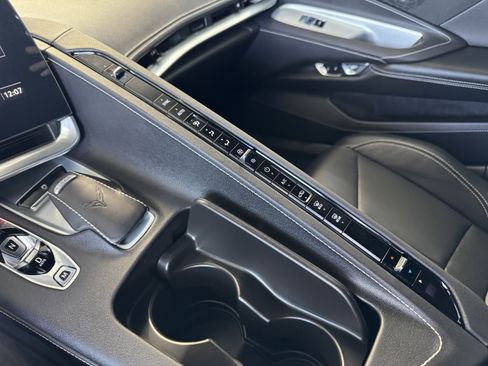 Certified 2021 Chevrolet Corvette Stingray Coupe w/ 1LT image 26