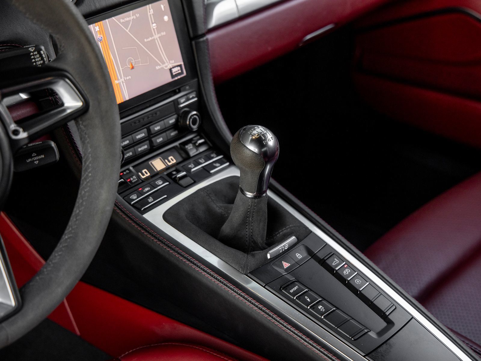 Certified 2019 Porsche 718 Cayman RWD image 24