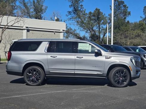 New 2026 GMC Yukon XL Denali w/ Sun & Power Step Package AWD/4WD image 3