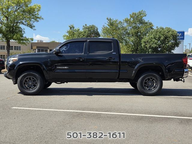 Used 2018 Toyota Tacoma SR5 RWD image 2
