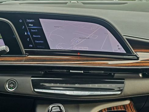 Used 2023 Cadillac Escalade ESV Premium Luxury w/ Performance Package AWD/4WD image 33