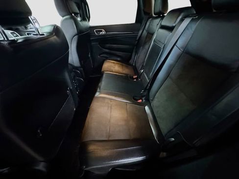 Used 2020 Jeep Grand Cherokee Altitude image 27