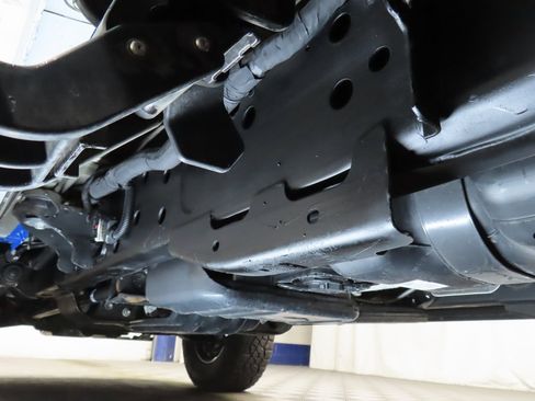 Used 2025 Chevrolet Silverado 2500 ZR2 w/ Technology Package image 10