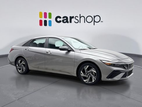Used 2025 Hyundai Elantra Sport FWD image 7