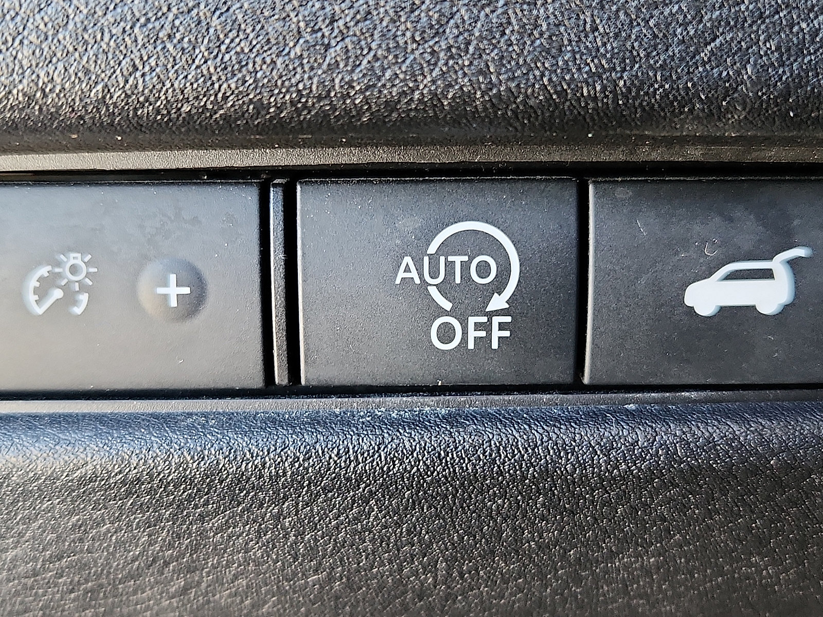 Used 2025 Nissan Rogue SV AWD/4WD image 25
