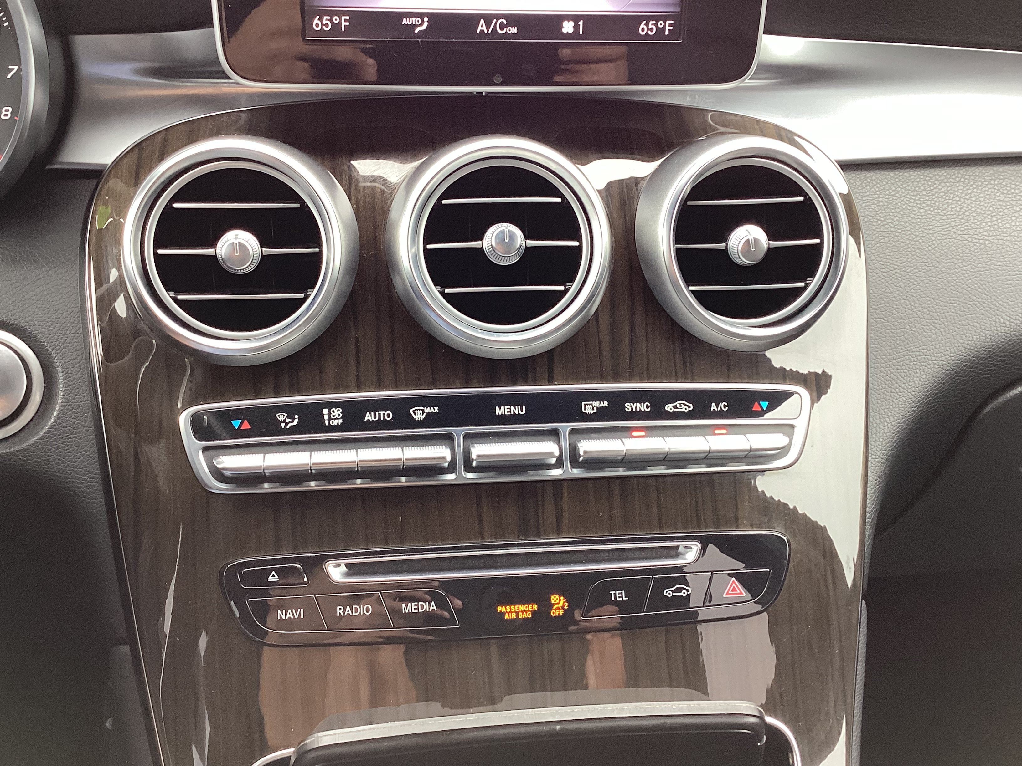 Used 2019 Mercedes-Benz GLC 300 4MATIC image 15