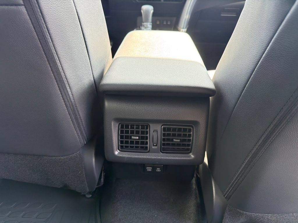 New 2026 Toyota Camry Hybrid FWD image 27
