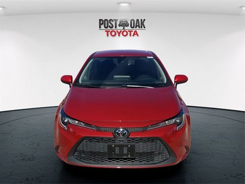 Used 2021 Toyota Corolla LE image 2