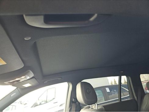 Used 2025 Mercedes-Benz GLS 450 4MATIC image 8