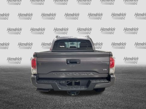 Used 2017 Toyota Tacoma Limited w/ Tow Package RWD image 11