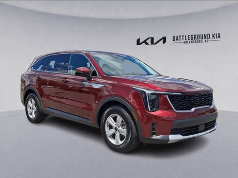 Certified 2024 Kia Sorento LX FWD image 1