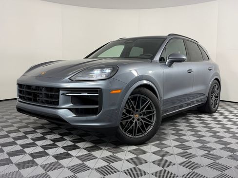 Certified 2026 Porsche Cayenne AWD/4WD image 1