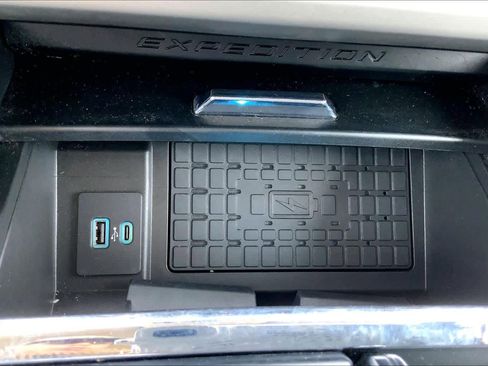 Used 2023 Ford Expedition XLT image 35