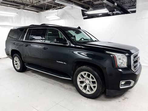 Used 2020 GMC Yukon XL SLT w/ HD Trailering Package image 6