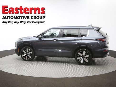 Used 2025 Mitsubishi Outlander SE AWD/4WD image 61