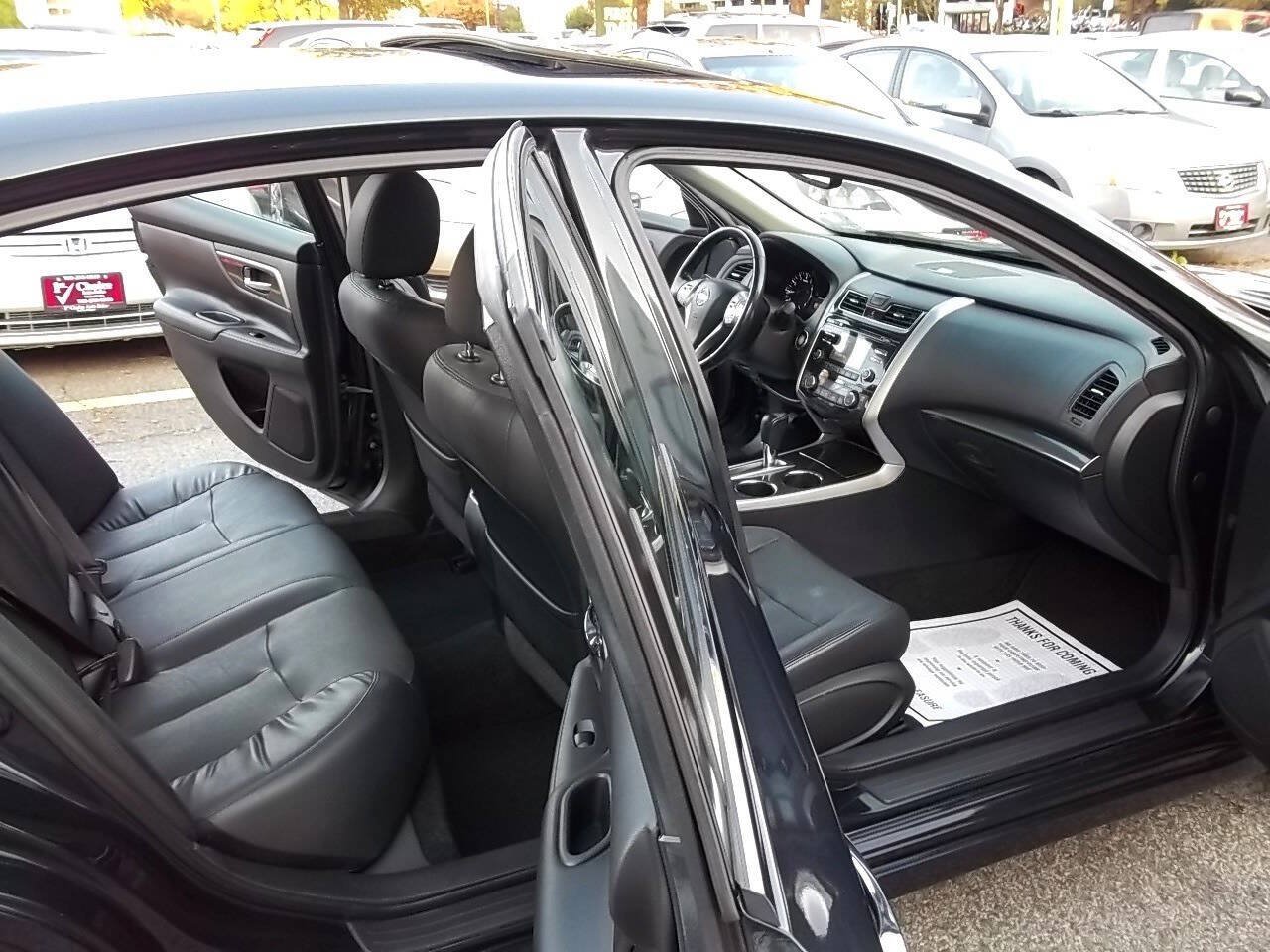 Used 2014 Nissan Altima 2.5 SL w/ Moonroof Package FWD image 5