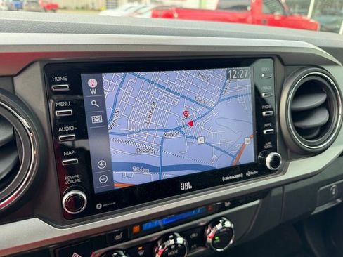 Used 2021 Toyota Tacoma Limited image 18