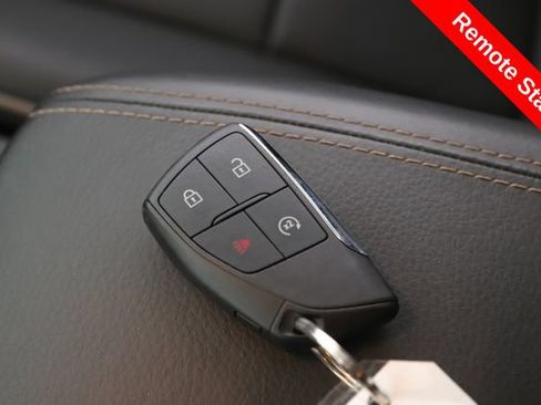 Used 2024 GMC Canyon Denali AWD/4WD image 3