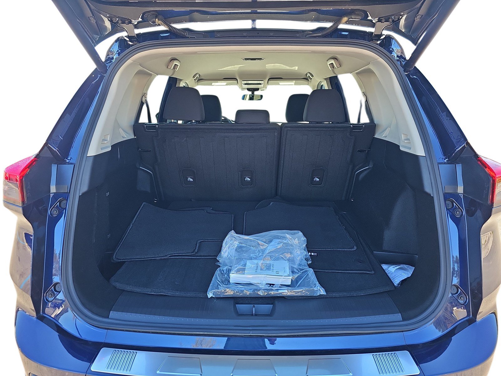 Used 2026 Nissan Rogue SV FWD image 26