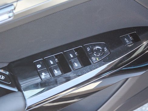 New 2027 BMW 740i w/ Executive Package RWD image 19