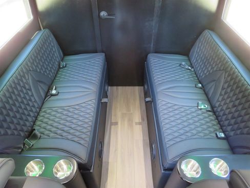 Used 2022 Mercedes-Benz Sprinter 4500 w/ Parking Package image 32