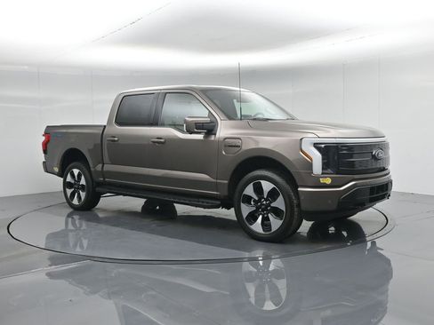 Certified 2022 Ford F150 Lightning Platinum image 28