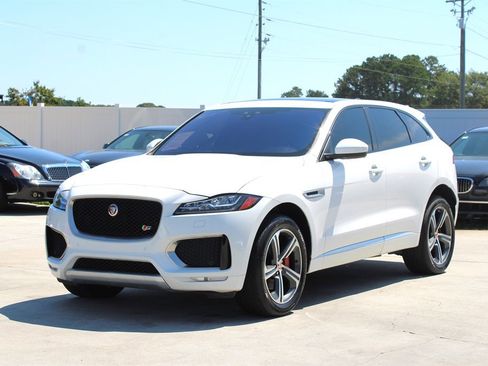 Used 2020 Jaguar F-PACE S image 2