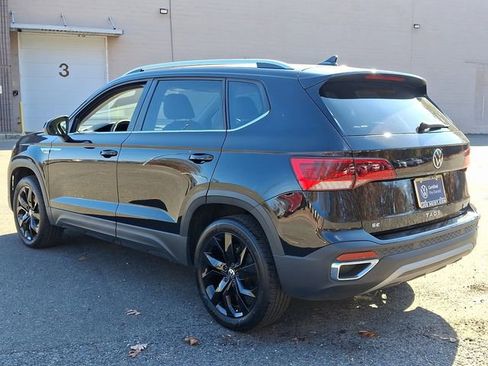 Certified 2024 Volkswagen Taos SE w/ Black Wheel Package image 7