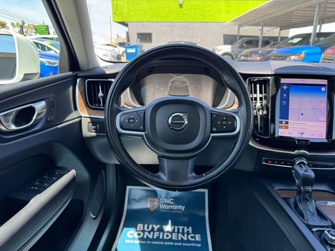 Used 2021 Volvo XC60 T5 Momentum w/ Premium Package FWD image 21