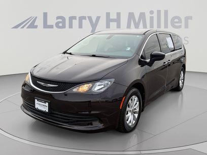 Used 2017 Chrysler Pacifica Touring w/ Tire & Wheel Group