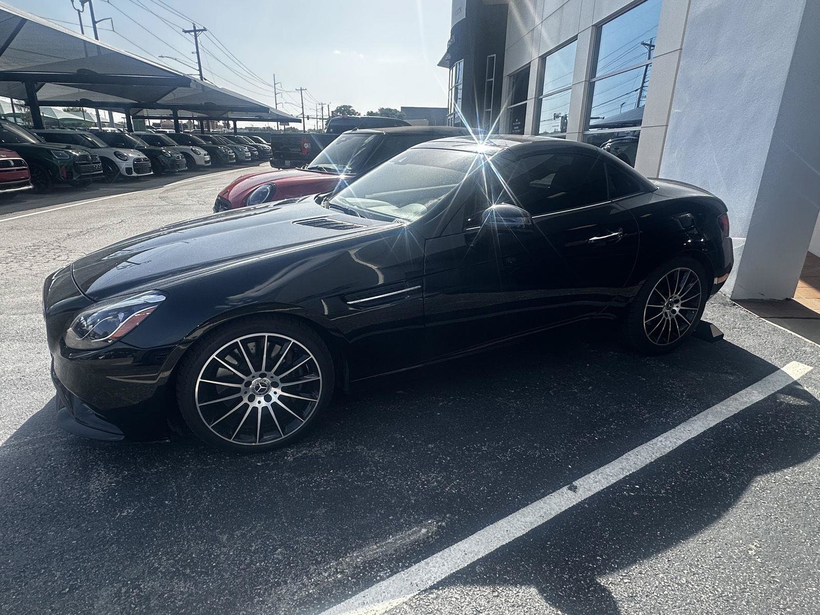 Used 2020 Mercedes-Benz SLC 300 image 1