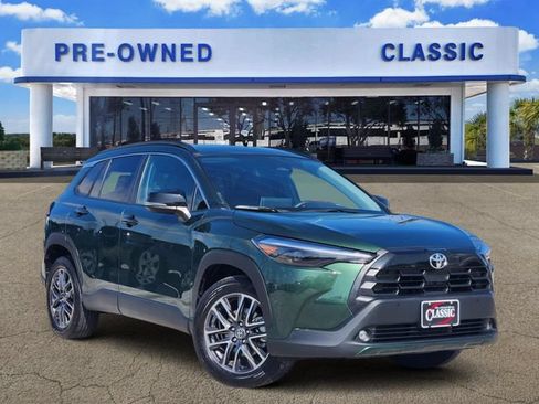 Used 2026 Toyota Corolla Cross XLE FWD image 1
