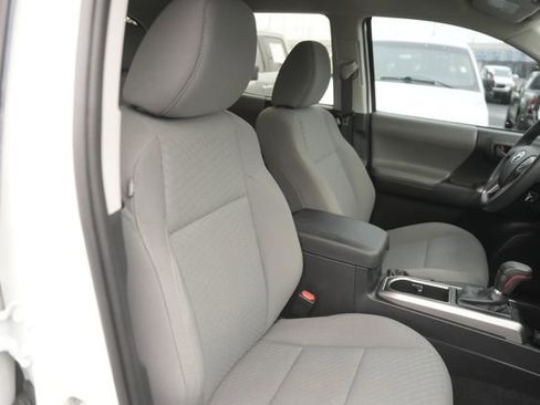 Used 2020 Toyota Tacoma SR5 image 19