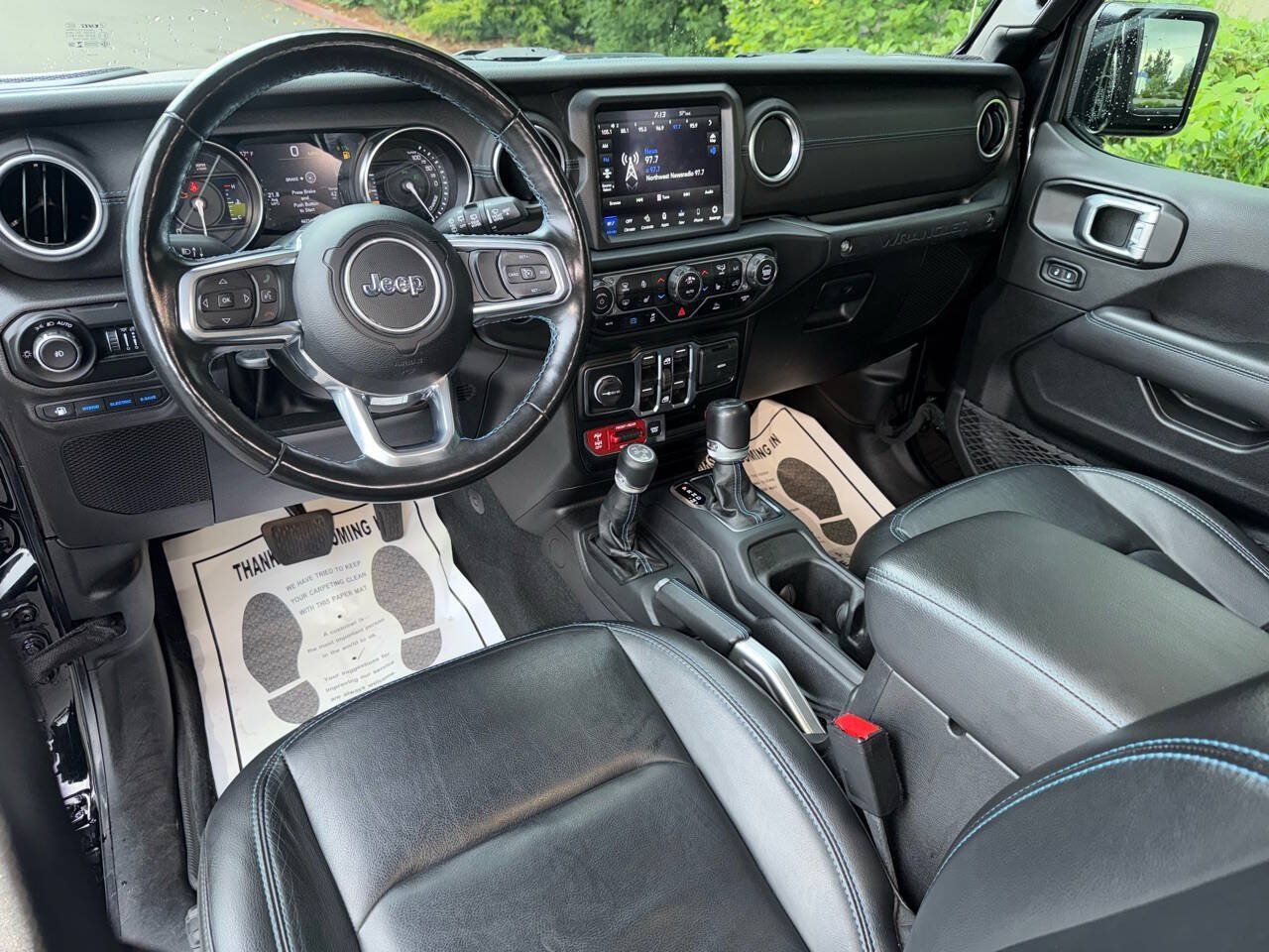 Used 2022 Jeep Wrangler Unlimited Rubicon 4xe w/ Cold Weather Group AWD/4WD image 11