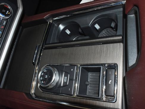 Used 2024 Ford Expedition Limited image 24