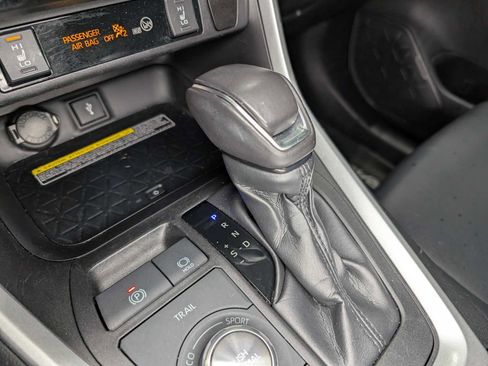 Used 2020 Toyota RAV4 XSE image 33