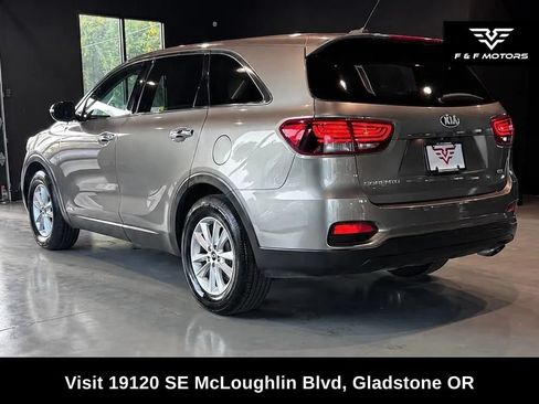 Used 2019 Kia Sorento AWD image 4
