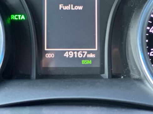 Certified 2020 Toyota Camry LE image 29