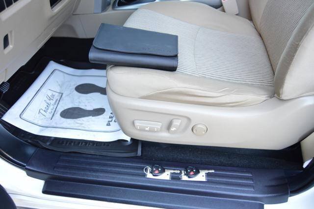 Used 2011 Toyota 4Runner SR5 AWD/4WD image 34