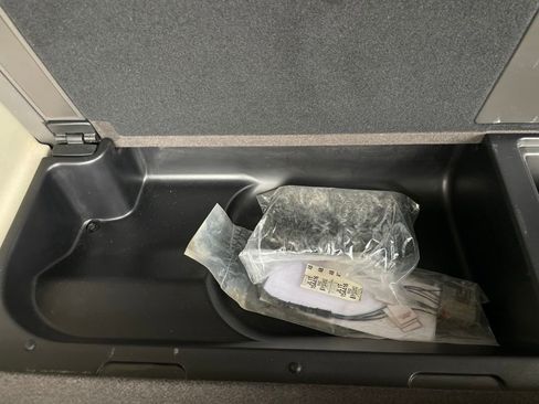 Used 2018 Lincoln Navigator Select w/ Technology Package image 38