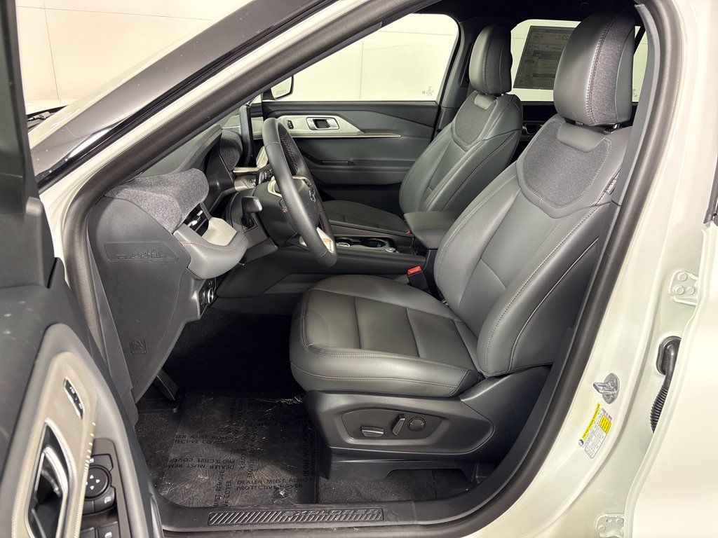 New 2027 Ford Explorer Active w/ Active Comfort Package RWD image 29