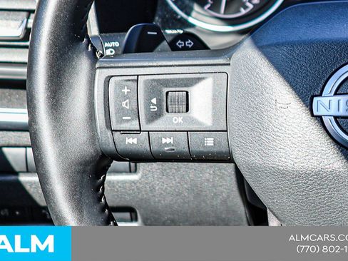 Used 2025 Nissan Rogue SV image 27