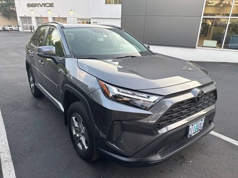 Used 2024 Toyota RAV4 XLE w/ Convenience Package AWD/4WD image 4