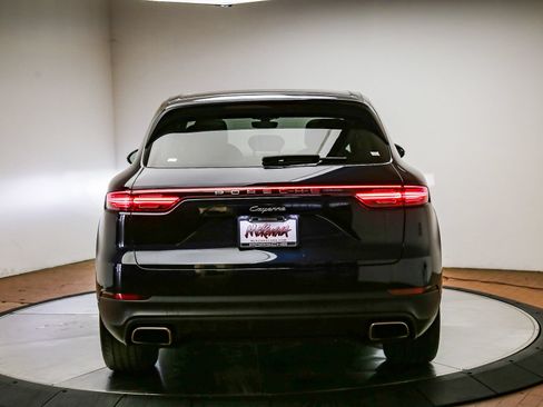 Certified 2023 Porsche Cayenne AWD/4WD image 7