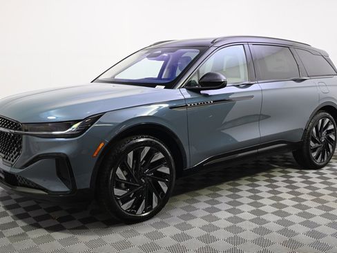 New 2026 Lincoln Nautilus Reserve w/ Jet Appearance Package image 2