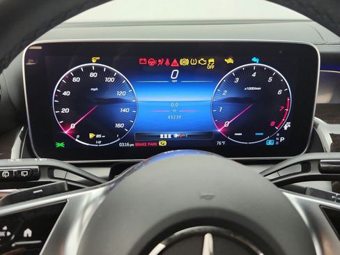 Used 2023 Mercedes-Benz GLC 300 4MATIC image 9