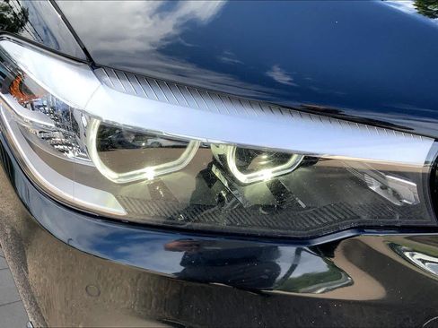 Used 2018 BMW 530i xDrive w/ M Sport Package AWD/4WD image 26