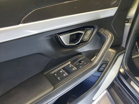 Used 2021 Lamborghini Urus image 15